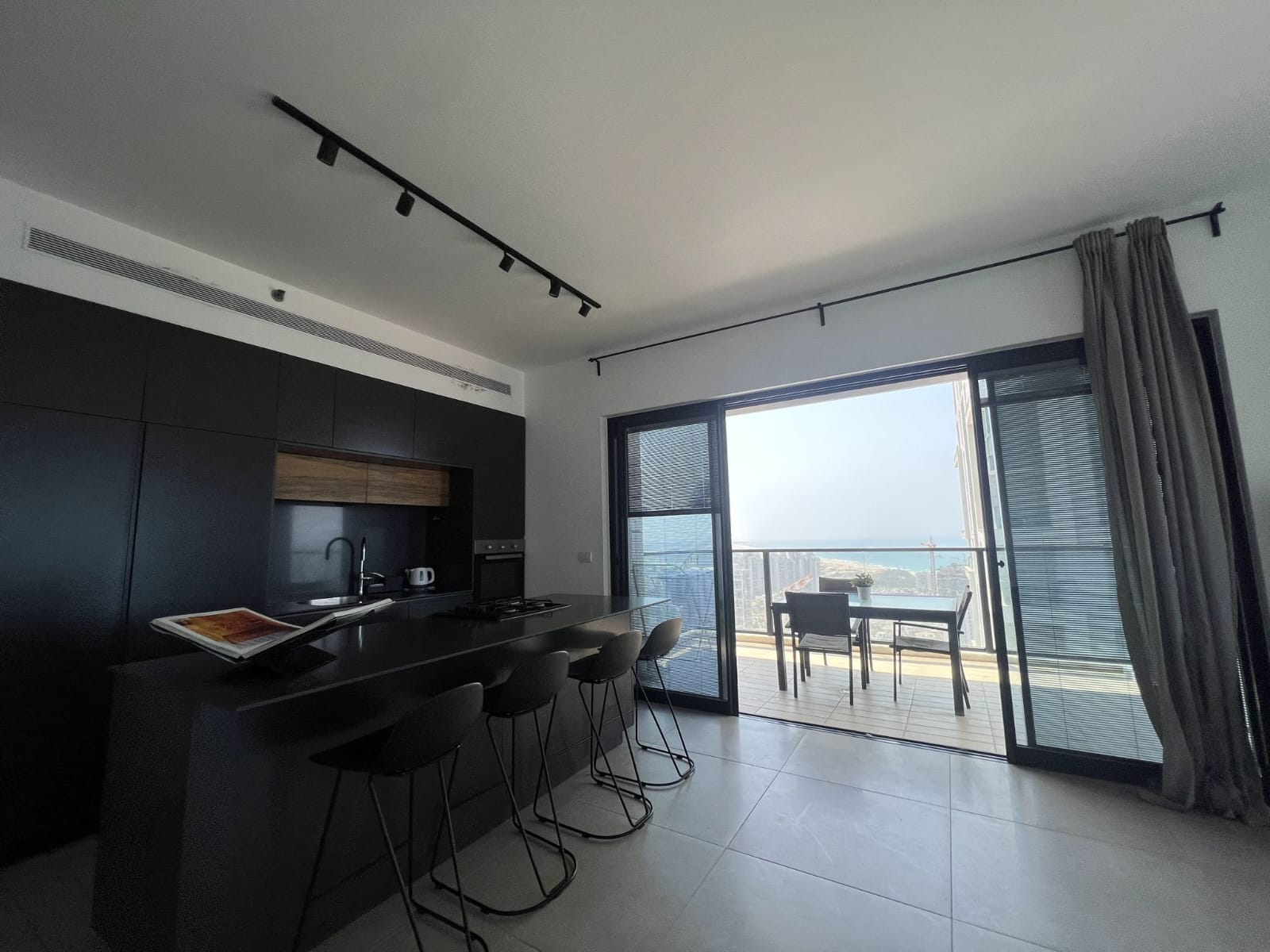 מטבח וריצוף חדש, בת ים